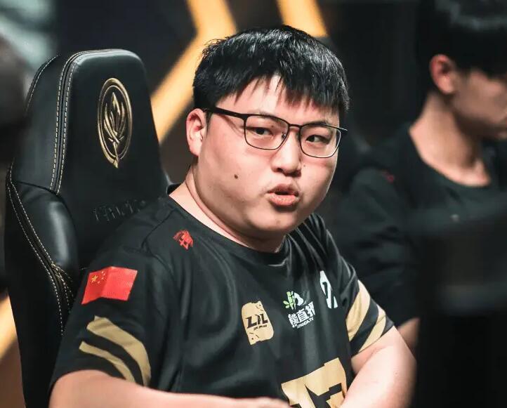 Uzi连续二十场比赛得分超过表现优异，阿森纳不断突破！